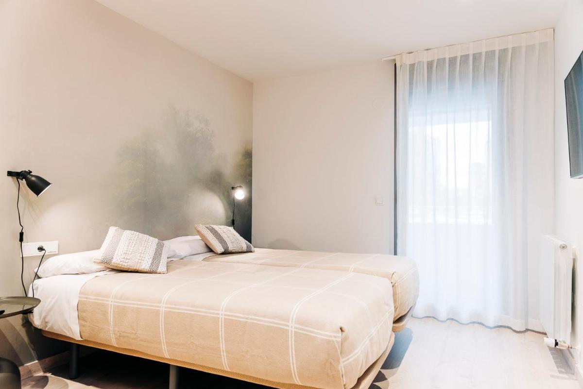 APARTHOTEL SALBURUA - Housity