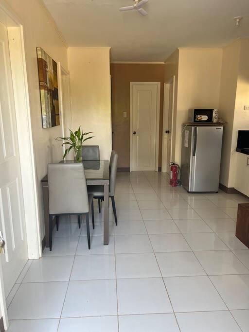 3-Bedroom Home with privilege on Village Pool - Housity