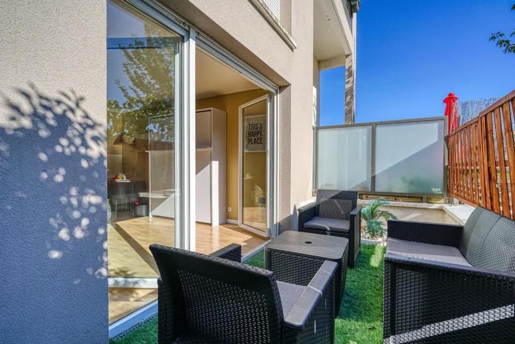 Charmant studio avec terrasse et parking - Housity