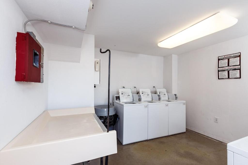 Suitetrails - Tropical isle 215 WELL APPOINTED 1 bedroom, 1 Bath condo!! Convenient Beach Access!