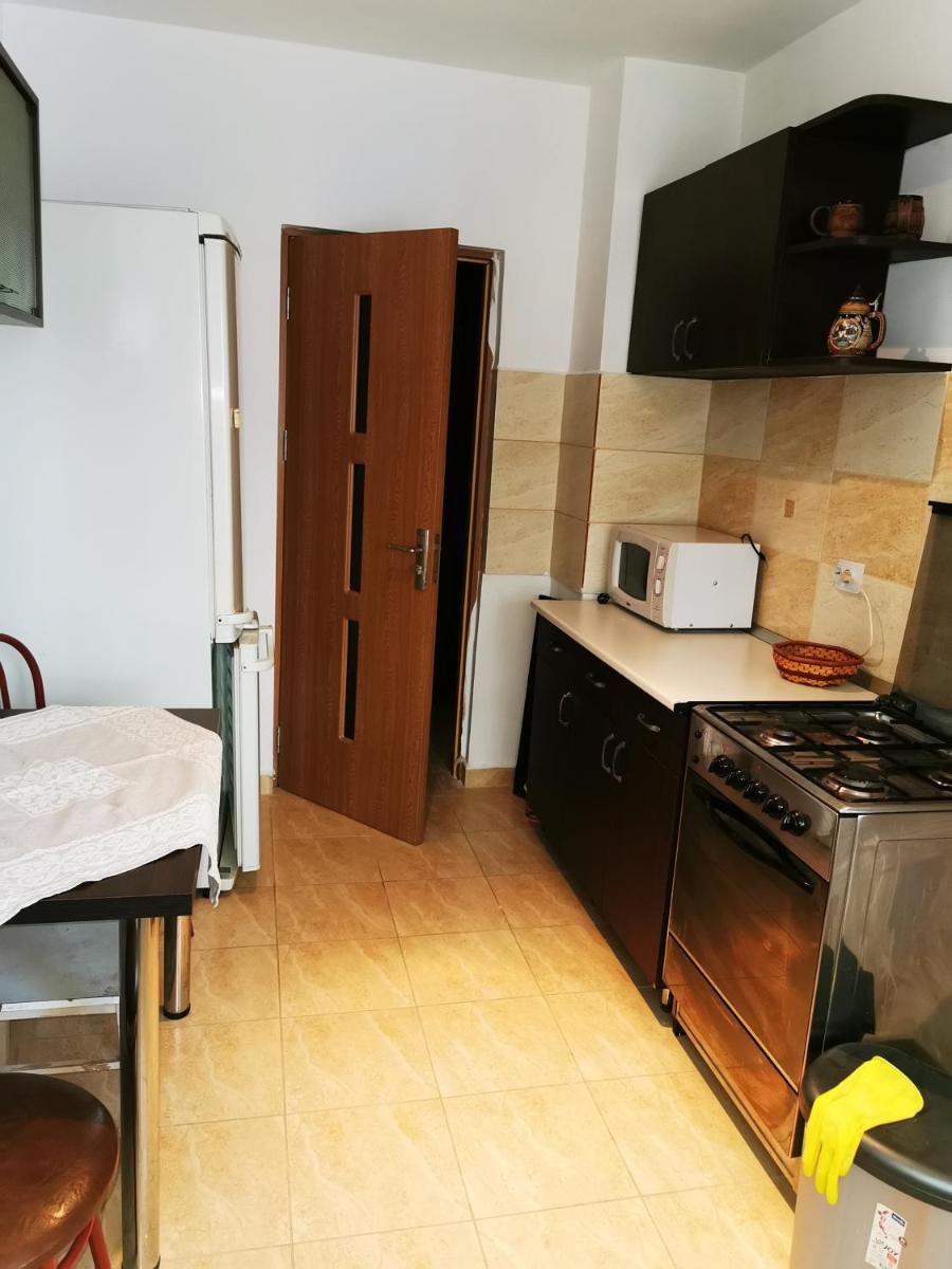 Popasul tălmaciului - Housity