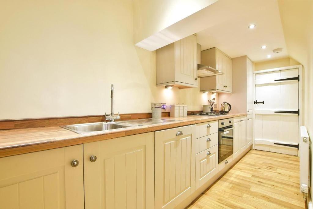 Cosy retreat in Rainow, Western Peak District - Housity
