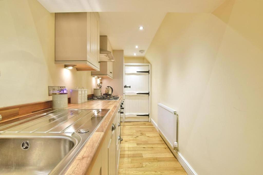 Cosy retreat in Rainow, Western Peak District - Housity