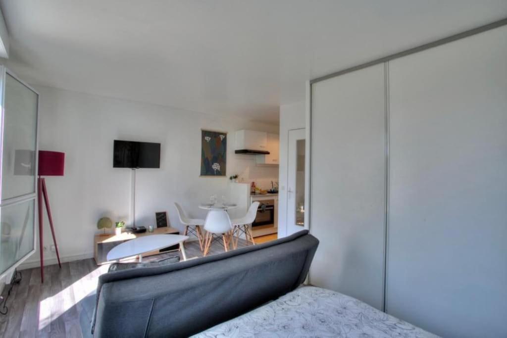 Studio spacieux avec terrasse et parking - Housity
