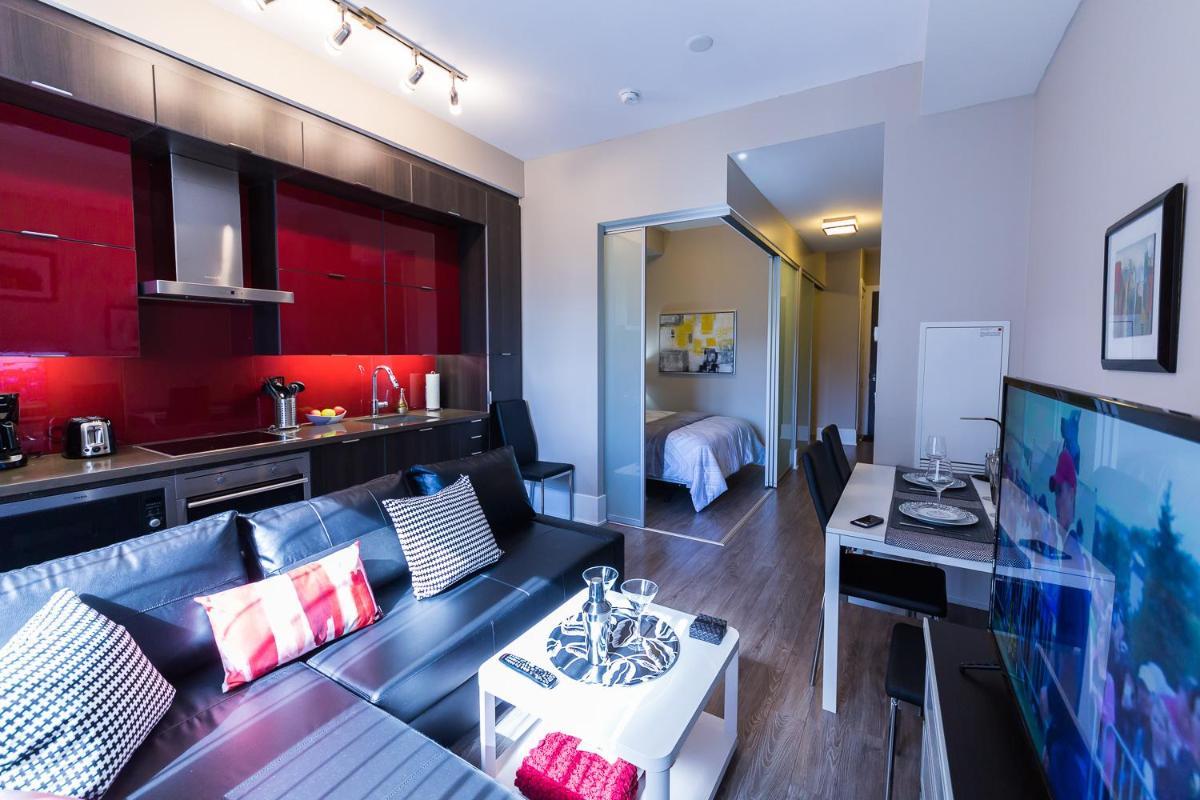 Upscale Suite at CN Tower, Metro Convention & Rogers Centre - Housity
