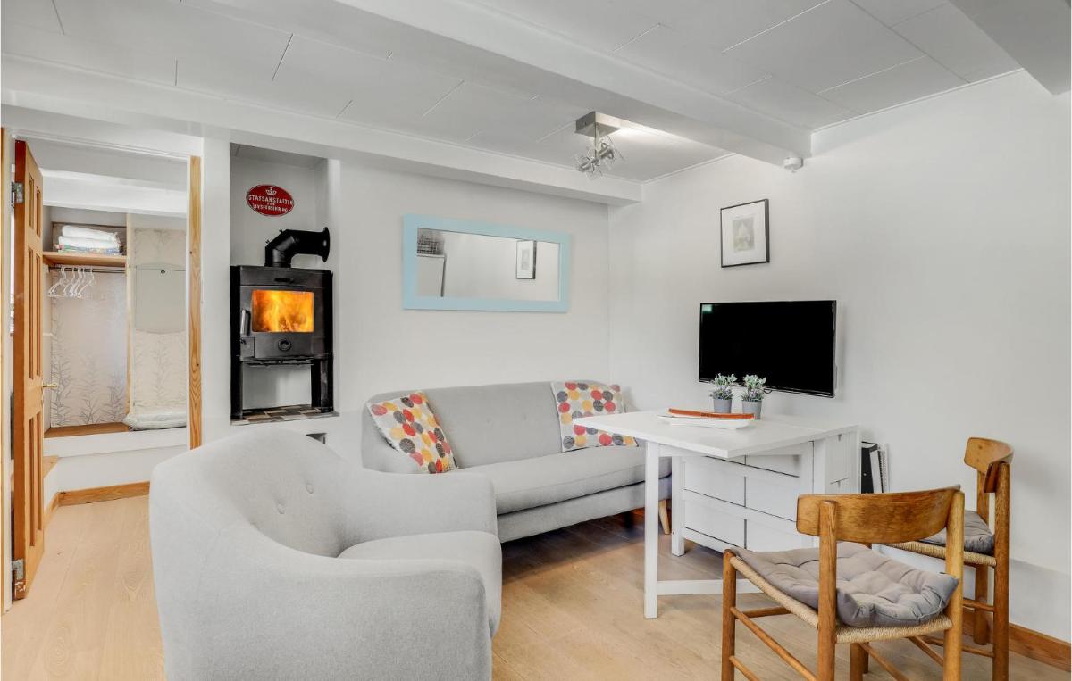 1 Bedroom Awesome Home In Svaneke - Housity
