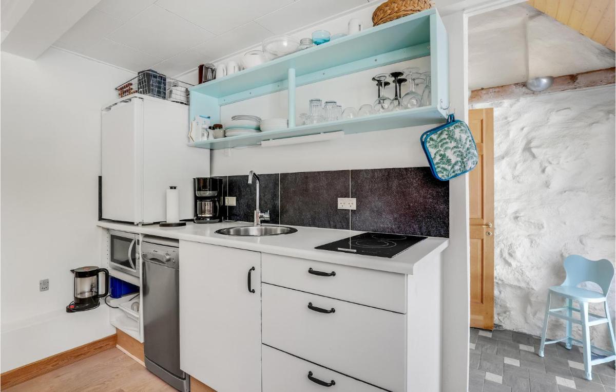 1 Bedroom Awesome Home In Svaneke - Housity