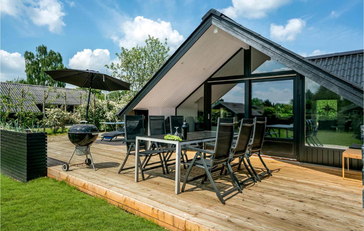 Stunning Home In Juelsminde With Wifi - Housity