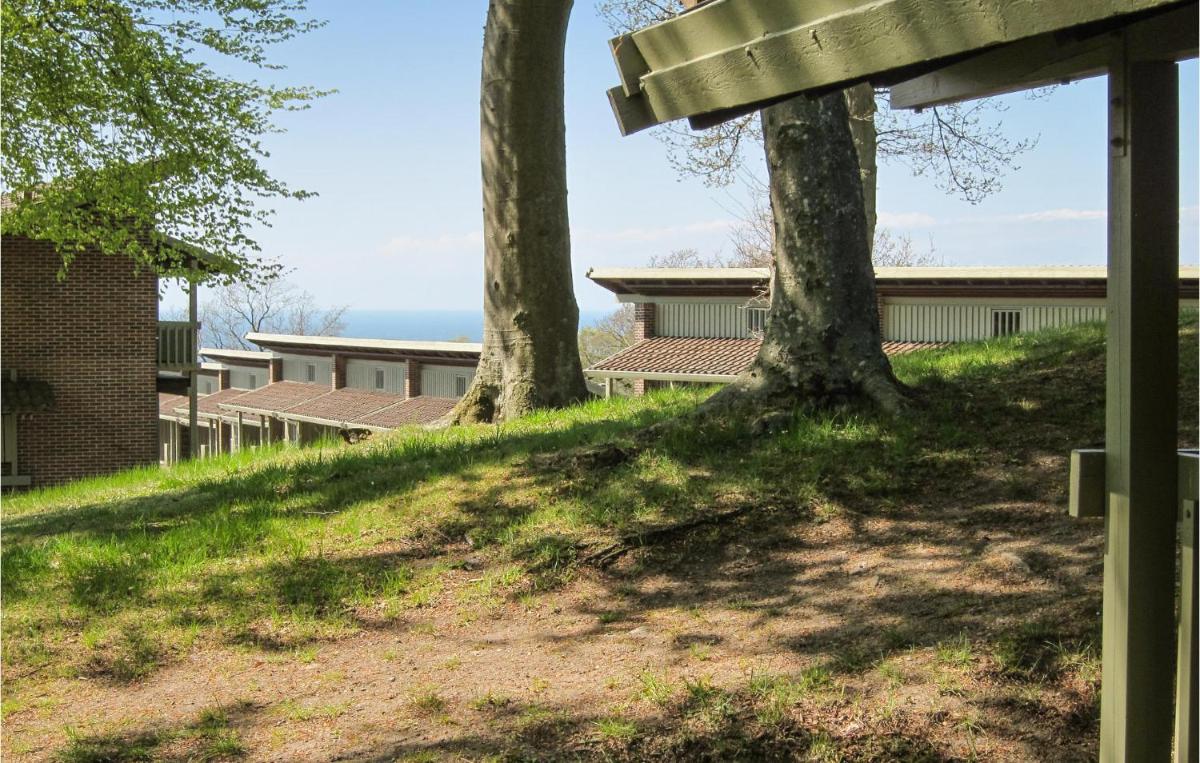 2 Bedroom Lovely Apartment In Allinge - Housity
