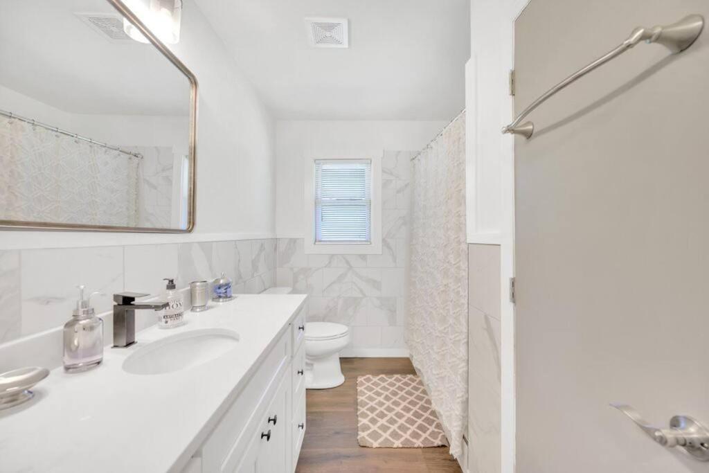Cozy 4bedroom Bungalow in Davidson Sleeps 10 - Housity