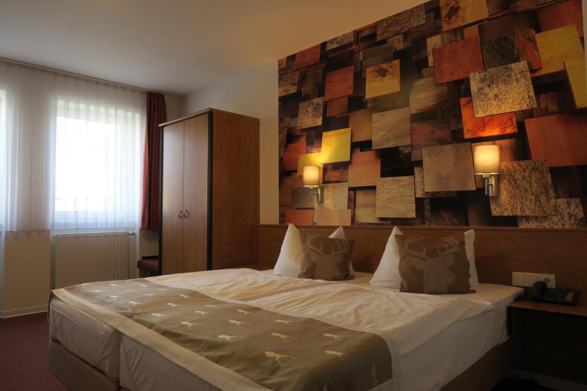 Hotel & Restaurant Zum Hirsch - Housity