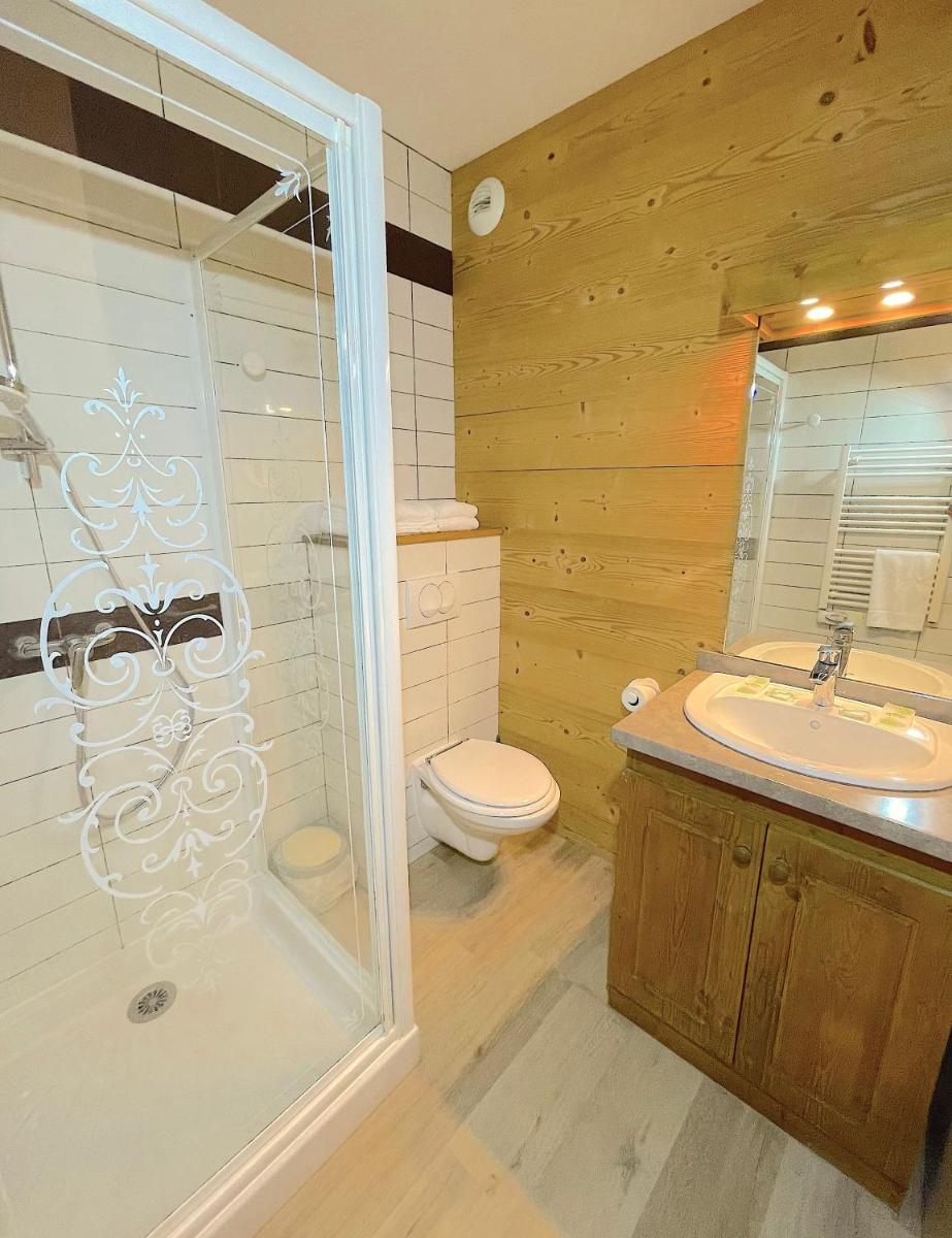 Salle de bains dans l'établissement Résidence Côté Chalet