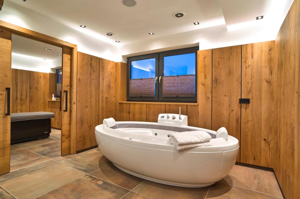 Wellness- und Bierhotel Adam Bräu - Housity