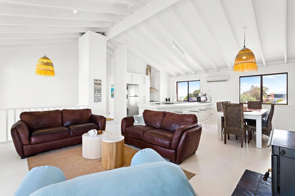 Falcon Beach House - Multi-Family, Pets, Kids! - Housity