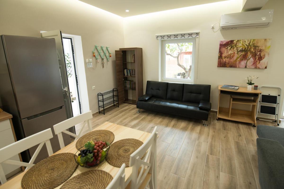 Two bedroom apartment with hidden garden - Housity