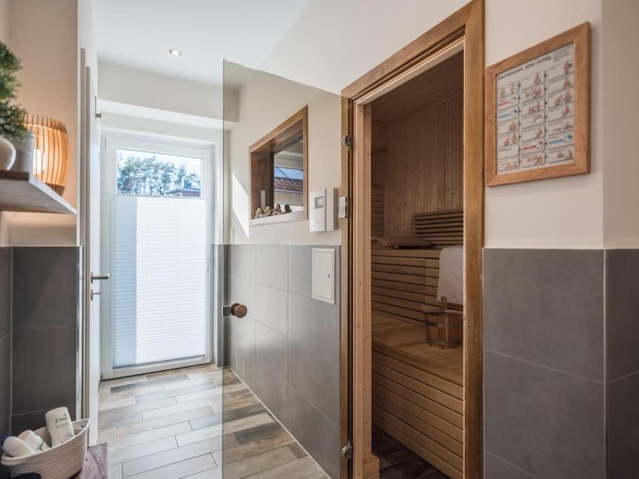 5 Sterne-Ferienhaus Eisvogel am See mit Sauna und Kamin - Housity