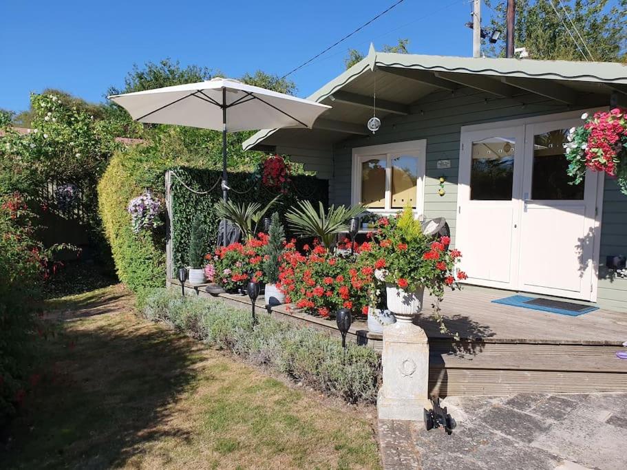 The Country Cabin Hideaway - Housity