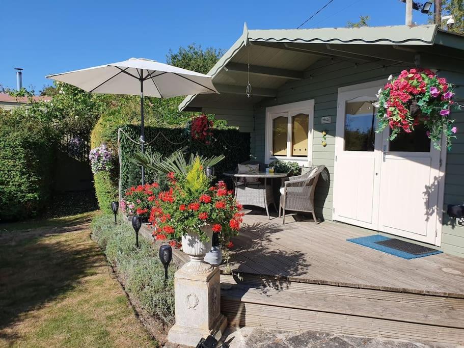 The Country Cabin Hideaway - Housity