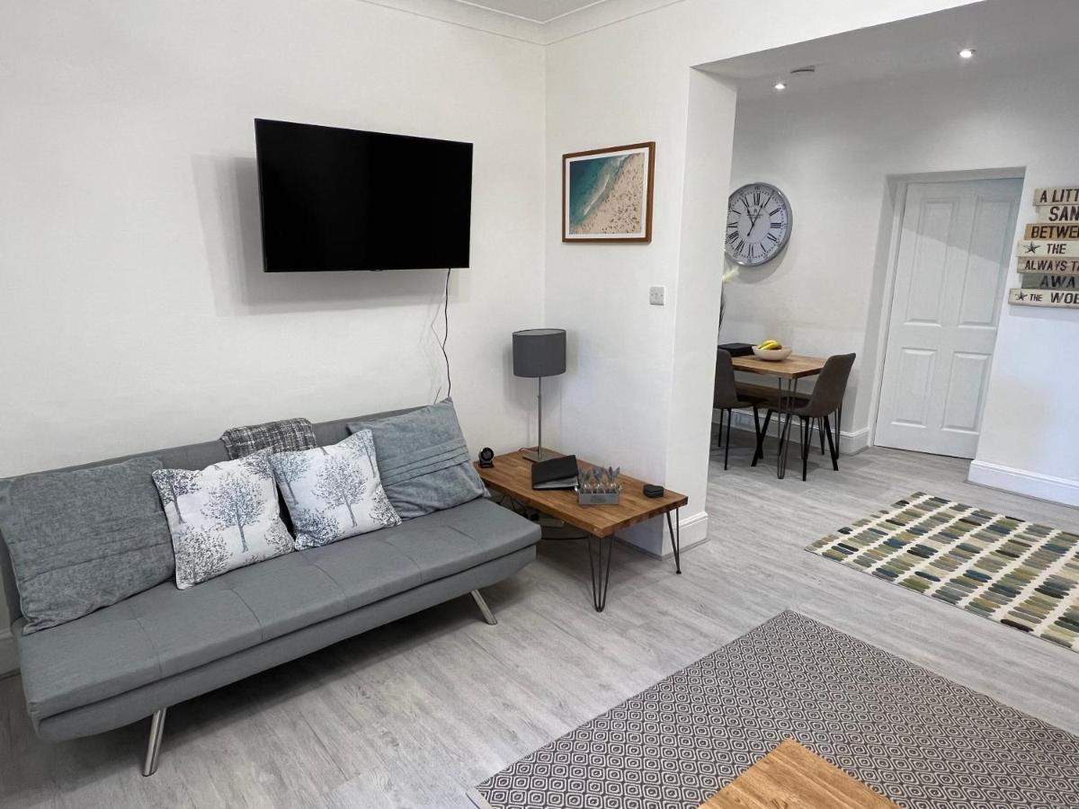 Large Three bed Two bathroom flat in Central Torquay - Hizvo