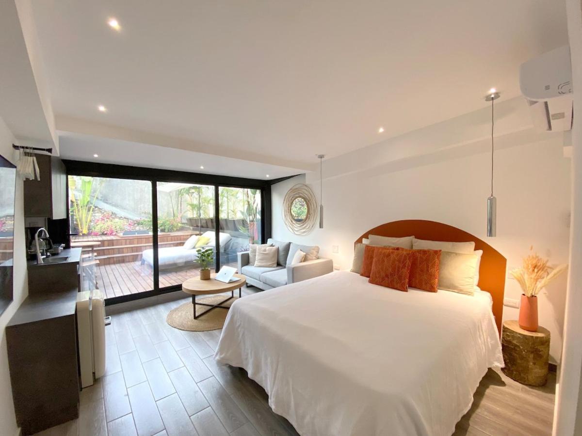 Suitetrails - AmazINN Places Casco Viejo private Rooftop and Jacuzzi