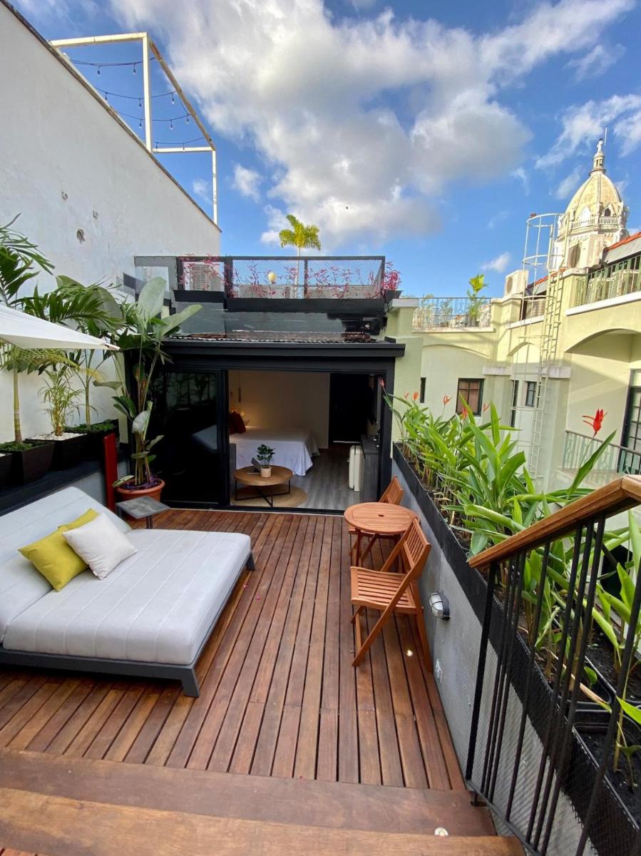 Suitetrails - AmazINN Places Casco Viejo private Rooftop and Jacuzzi