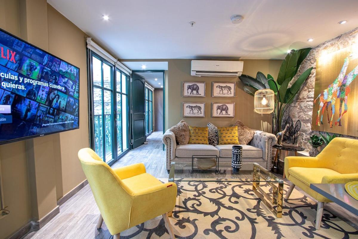 AmazINN Places Casco Viejo unique Desing and Pool I - Housity