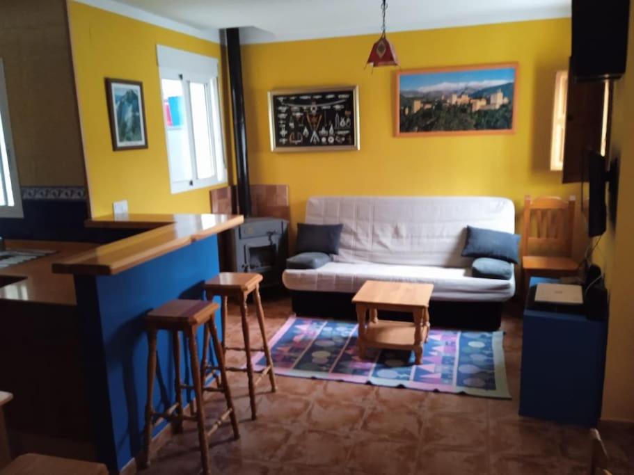 Casa Rustica a pie de montaña - Housity