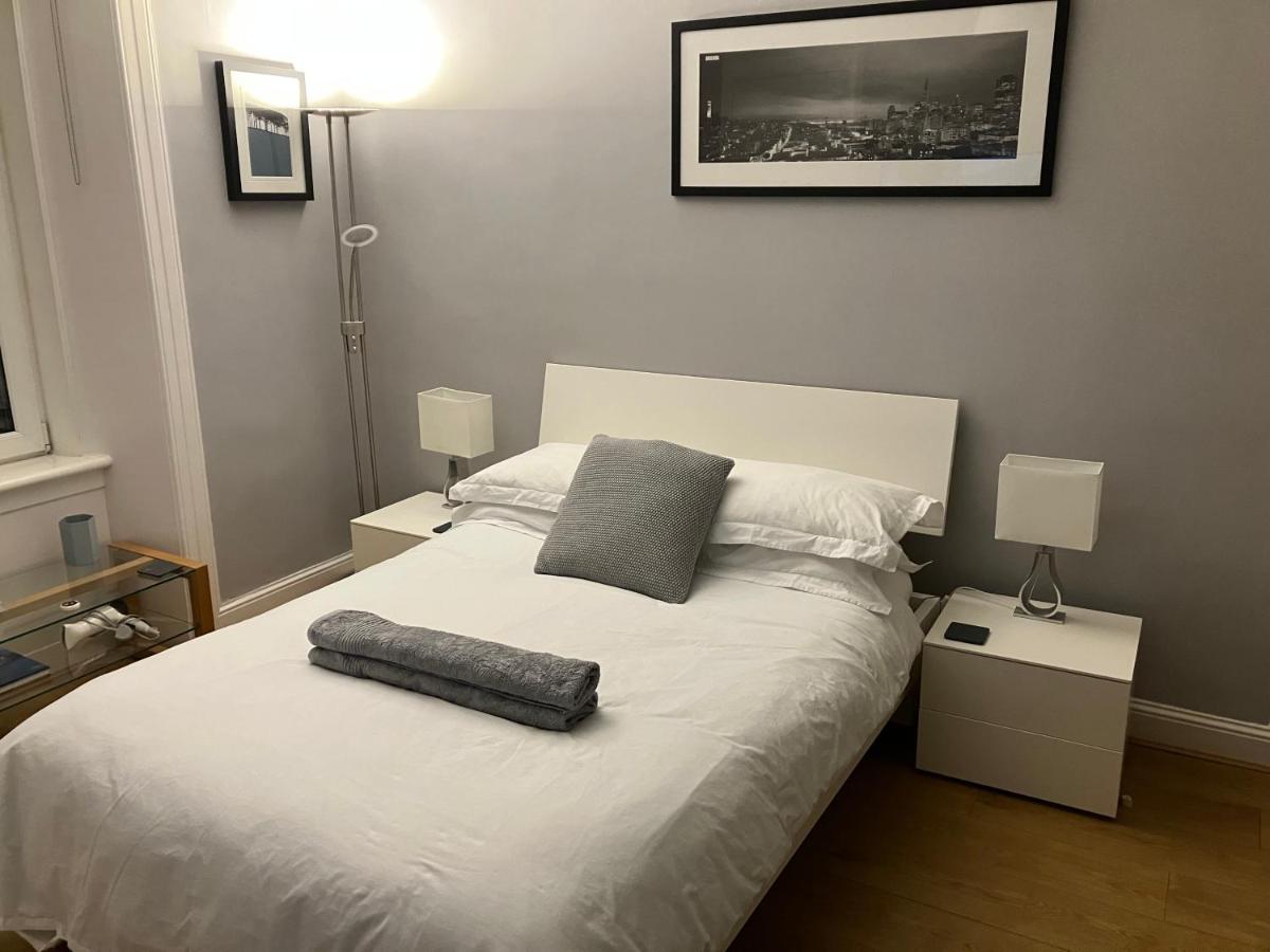 Next Door to Holyrood Palace and Arthur's Seat - Housity