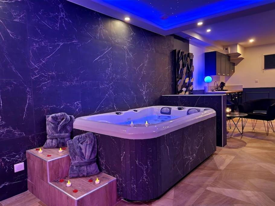 Nouveauté Escapade Romantique Jacuzzi privatif - Housity