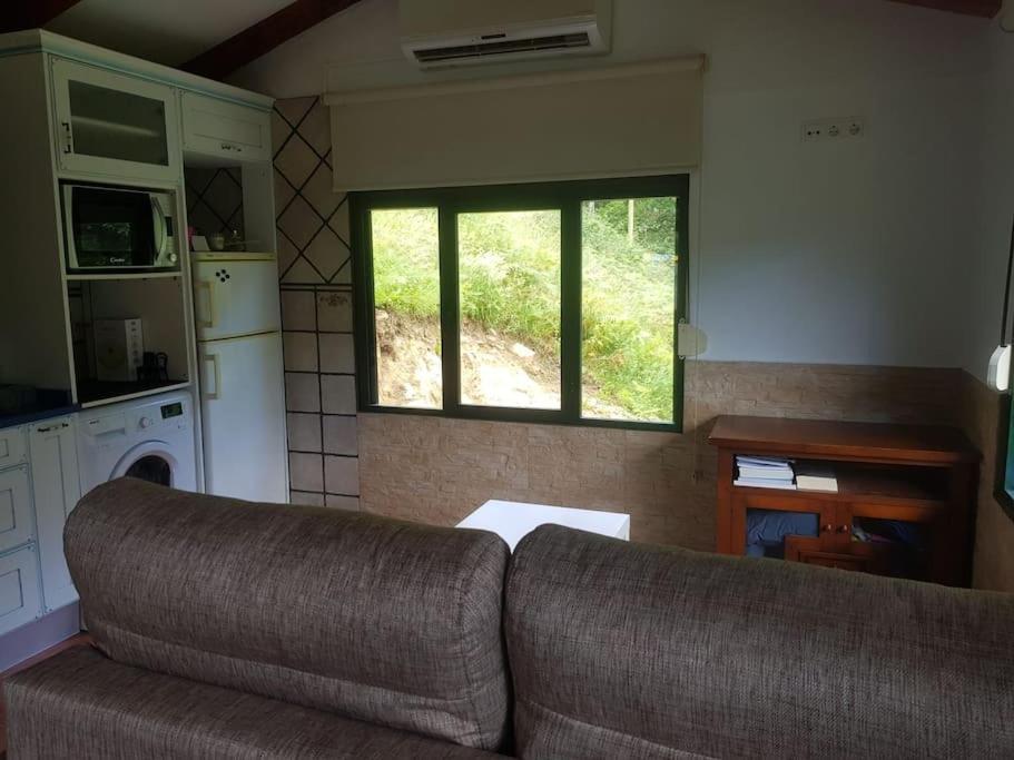 Pequeña cabaña rodeada de verde y cerca de todo - Housity