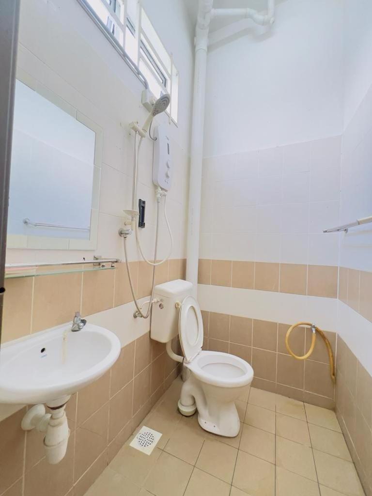 Suitetrails - Noor Homestay Giant