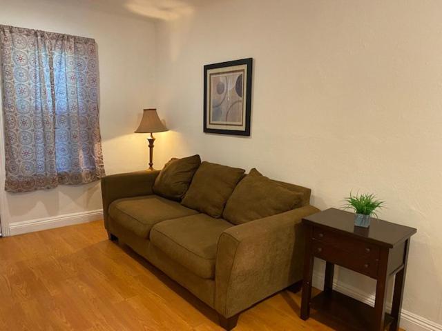 Nice Home in Burbank - Housity