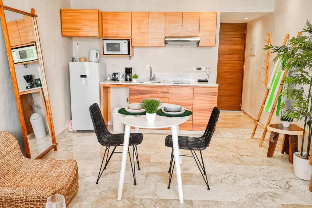 Suitetrails - Luxury PH Condo - Private hot Jacuzzi - Fast WiFi