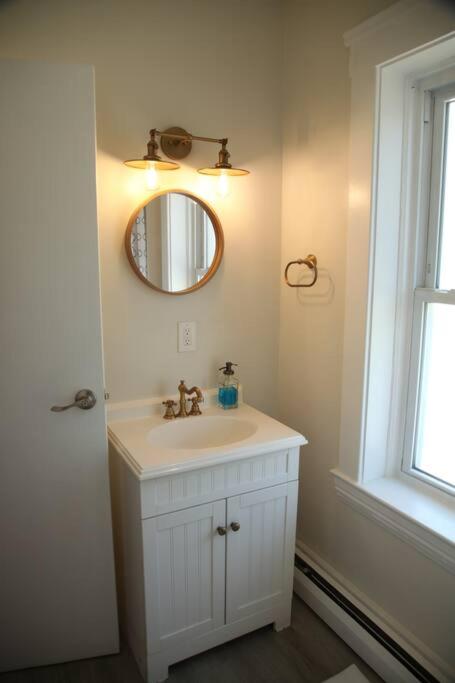 Awesome 1-bed apartment in the heart of Lakewood - Housity