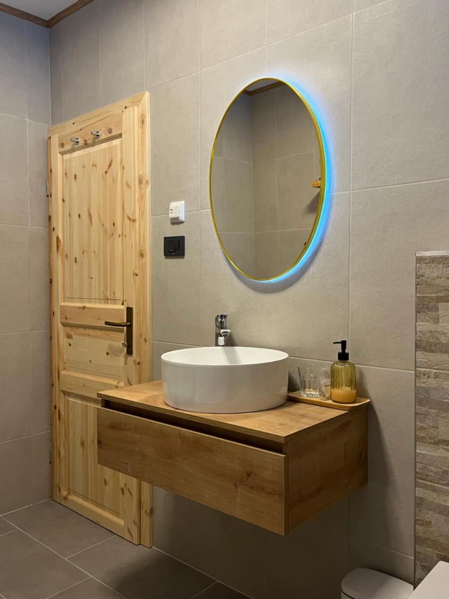 Chalet Mint - Housity