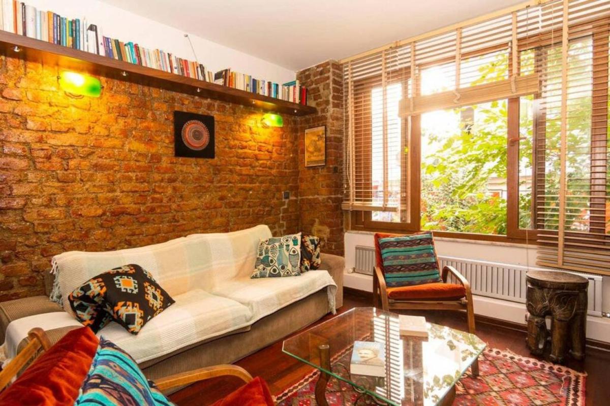 Stylish Home with a Book Collection in Sisli - Housity