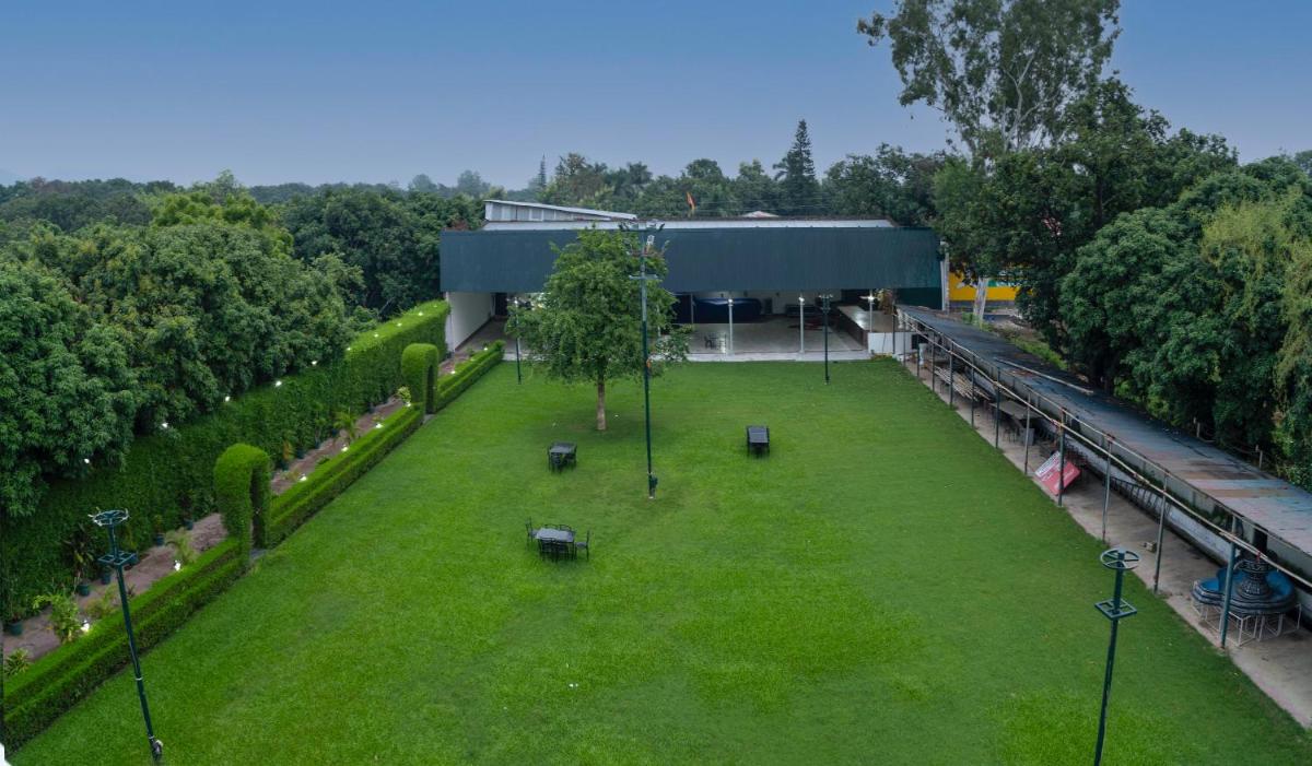 Krishna Garden Hotel & Restaurant - Housity