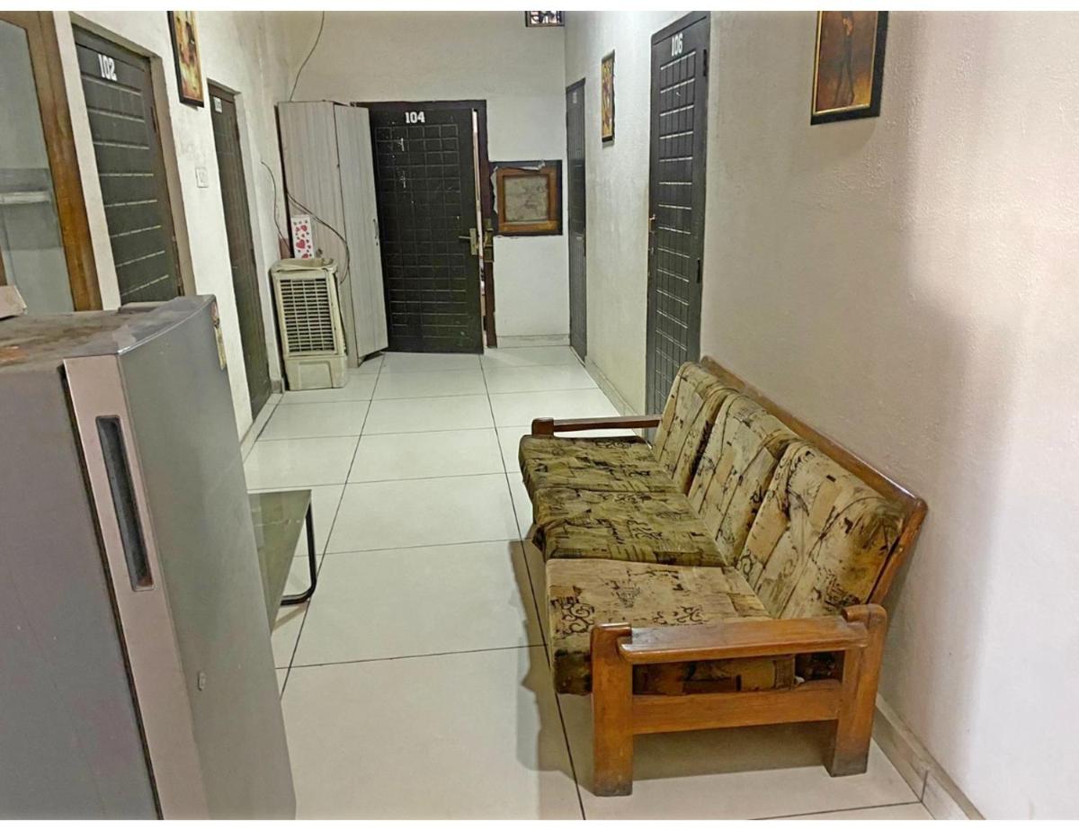 Hotel Adarsh Palace,Saharanpur - Housity