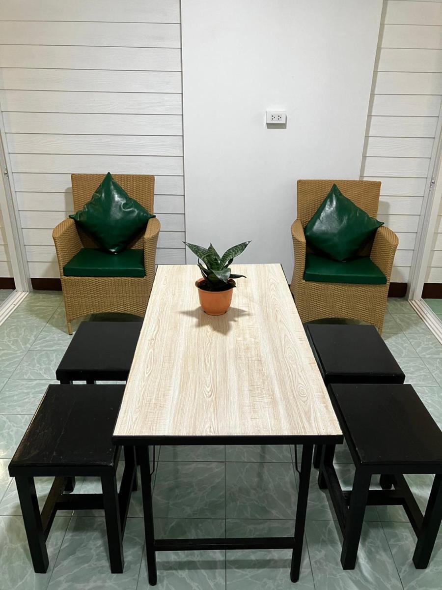 บ้านพักสำหรับ 8 ท่าน - Housity