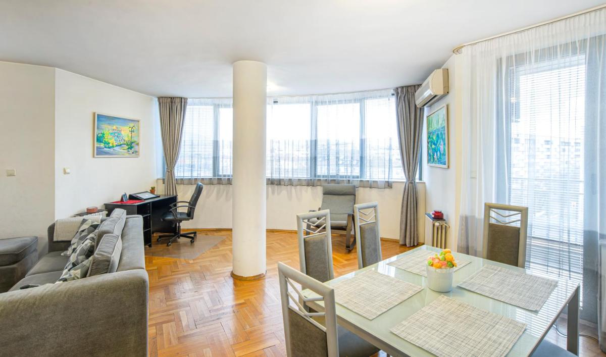 Big 2-Bedroom Apt - Each Stay Triggers Donation to Non-Profit Organisation - Housity