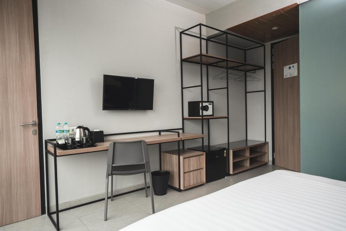 Conjioo Hotel Jakarta Managed by MHM - Housity