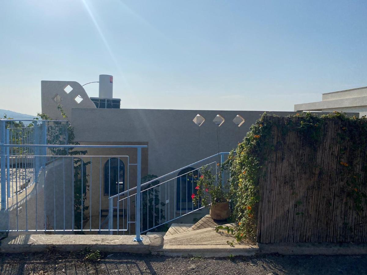 The Poet's House on the Hill - Housity