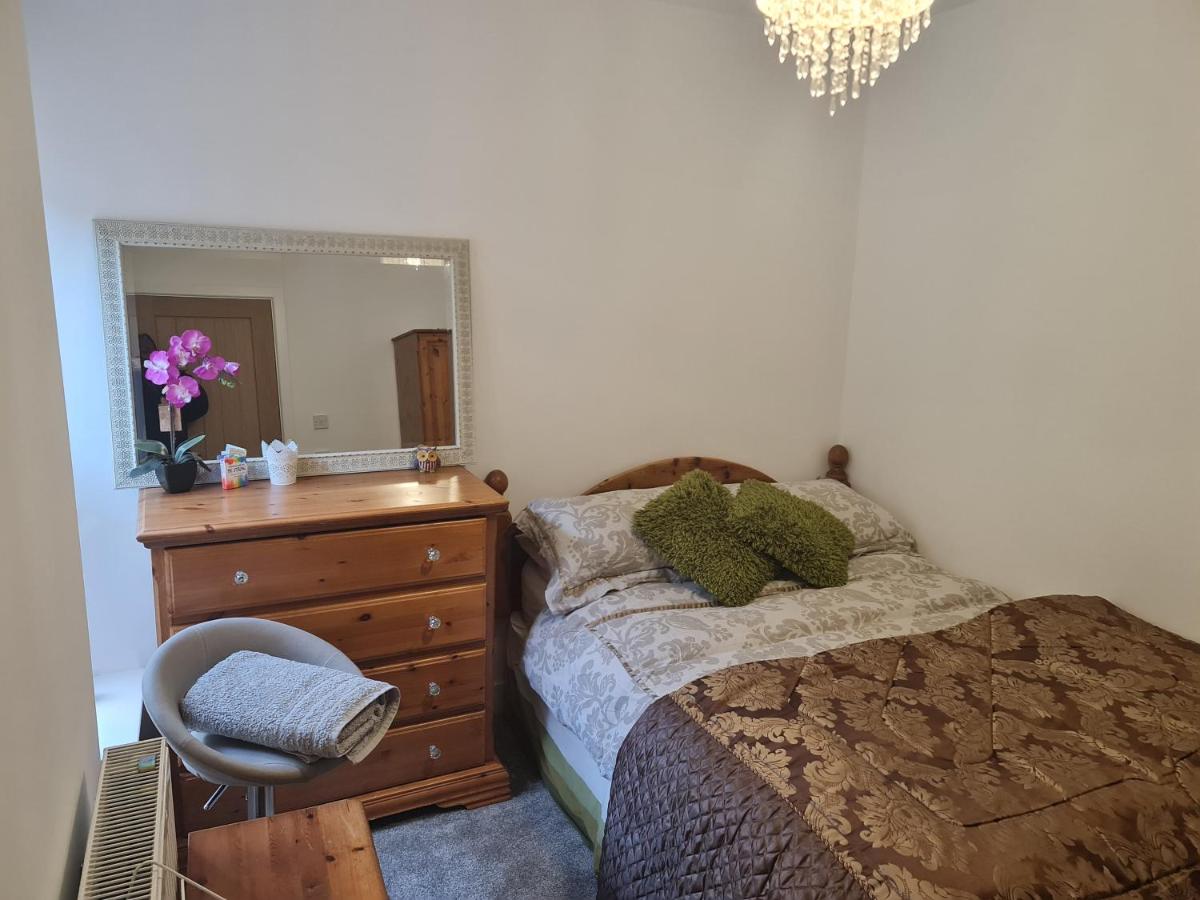 Dbl Room Shared Cottage Garw Valley - Housity