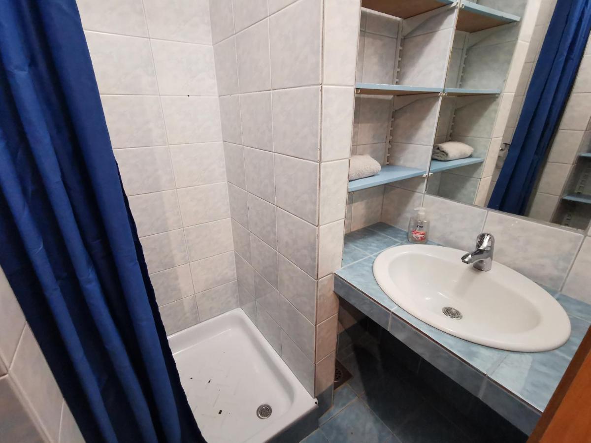 Apartment for four with free parking - Housity