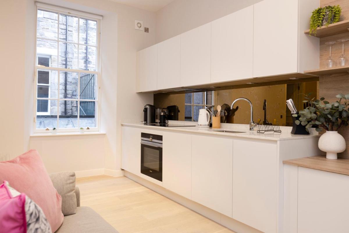 JOIVY Rose South Studio Apartments - Housity