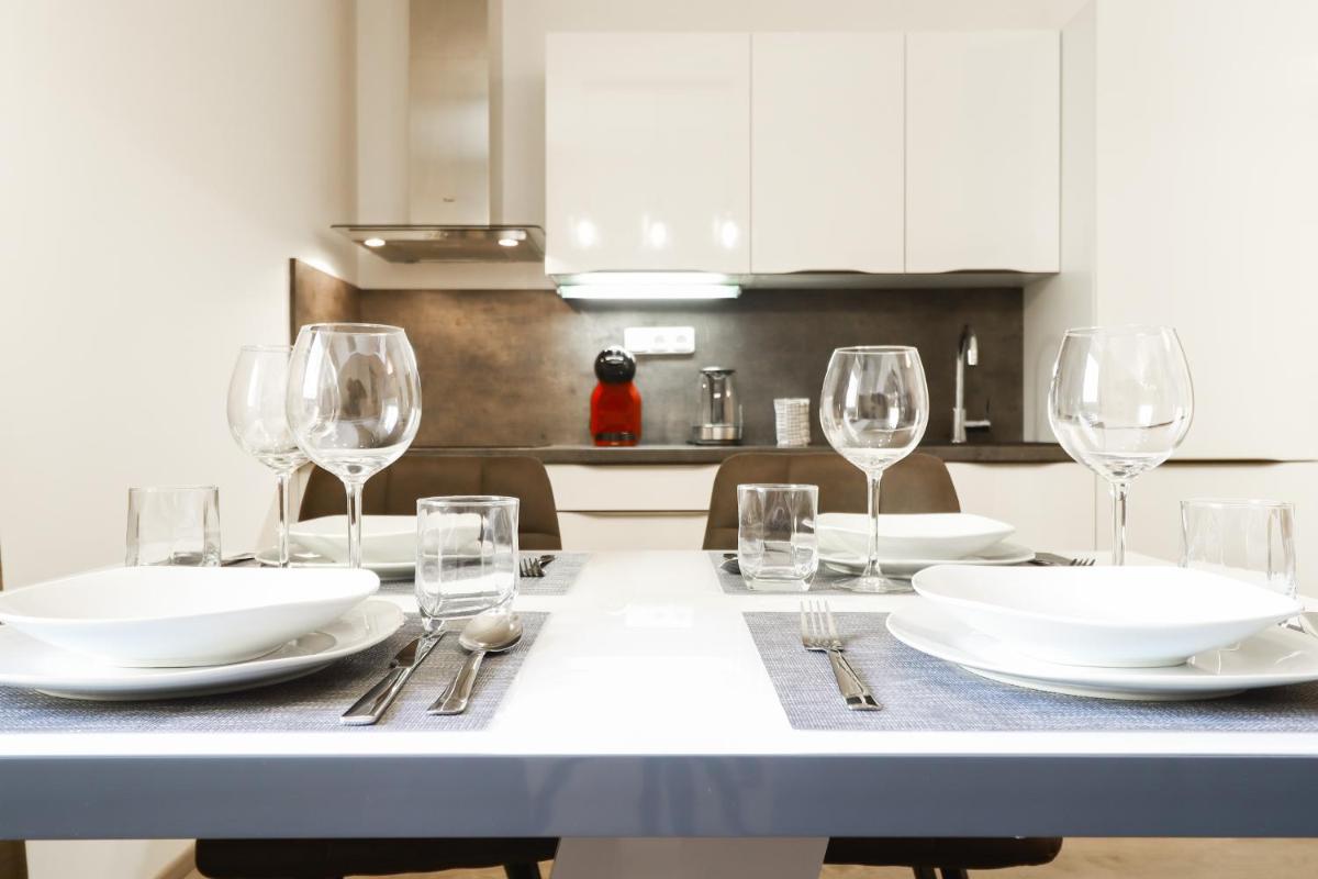 Apartments / 10 min from center / O2 ARENA - Housity
