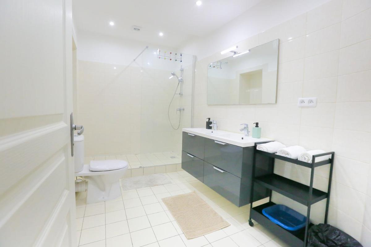 La Jungle, T5 hypercentre chic et cosy, wifi, netflix par SOVALFI - Hizvo