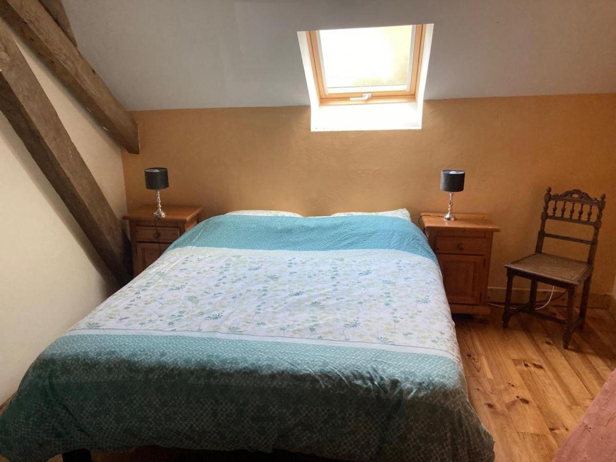 Gîte charme & confort avec piscine, terrasse, jardin clos, près de Néris les Bains, animaux acceptés - FR-1-489-344 - Housity