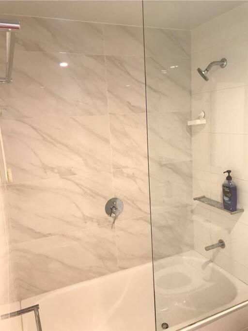 Holiday home /Hurstville/close to station/airport - Housity