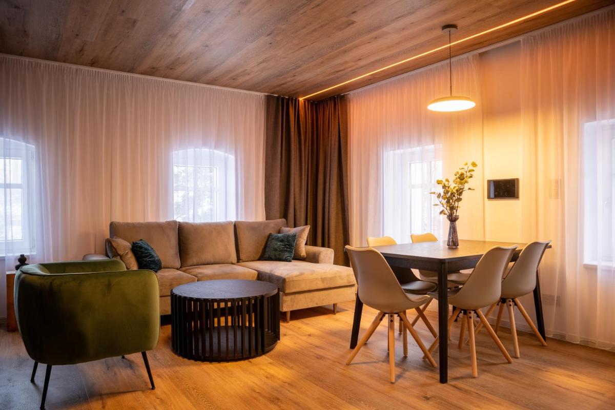 Hillside No. 18 - Housity